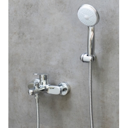 Смеситель для ванны Lemark Point LM0314C, однорычажный, короткий излив, с ручной лейкой, хром