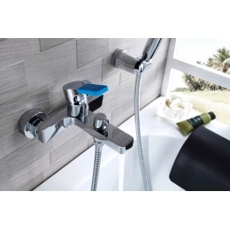 Смеситель для ванны Lemark Aura LM0614C, однорычажный, короткий излив, с ручной лейкой, хром