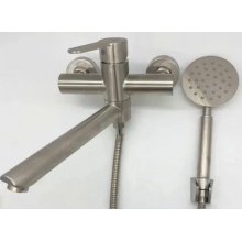 Смеситель для ванны VIEIR V313531, нержавеющая сталь, однорычажный, короткий излив, ручной душ