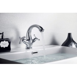 Смеситель для умывальника Rossinka RS40-61, двухвентильный, литой С-излив